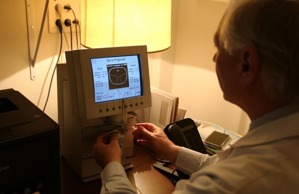 Machines de test ophtalmologique