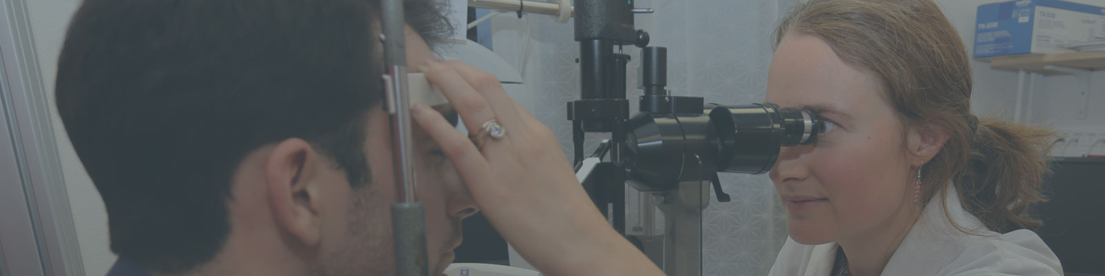 Opération de chirurgie des yeux sans laser – COVO95