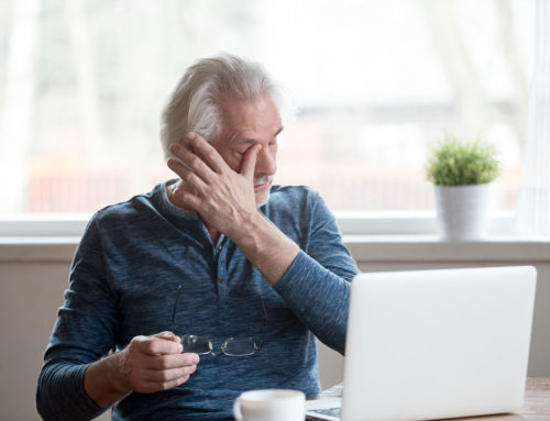 Impression de corps flottants dans les yeux : peut-on les enlever ?